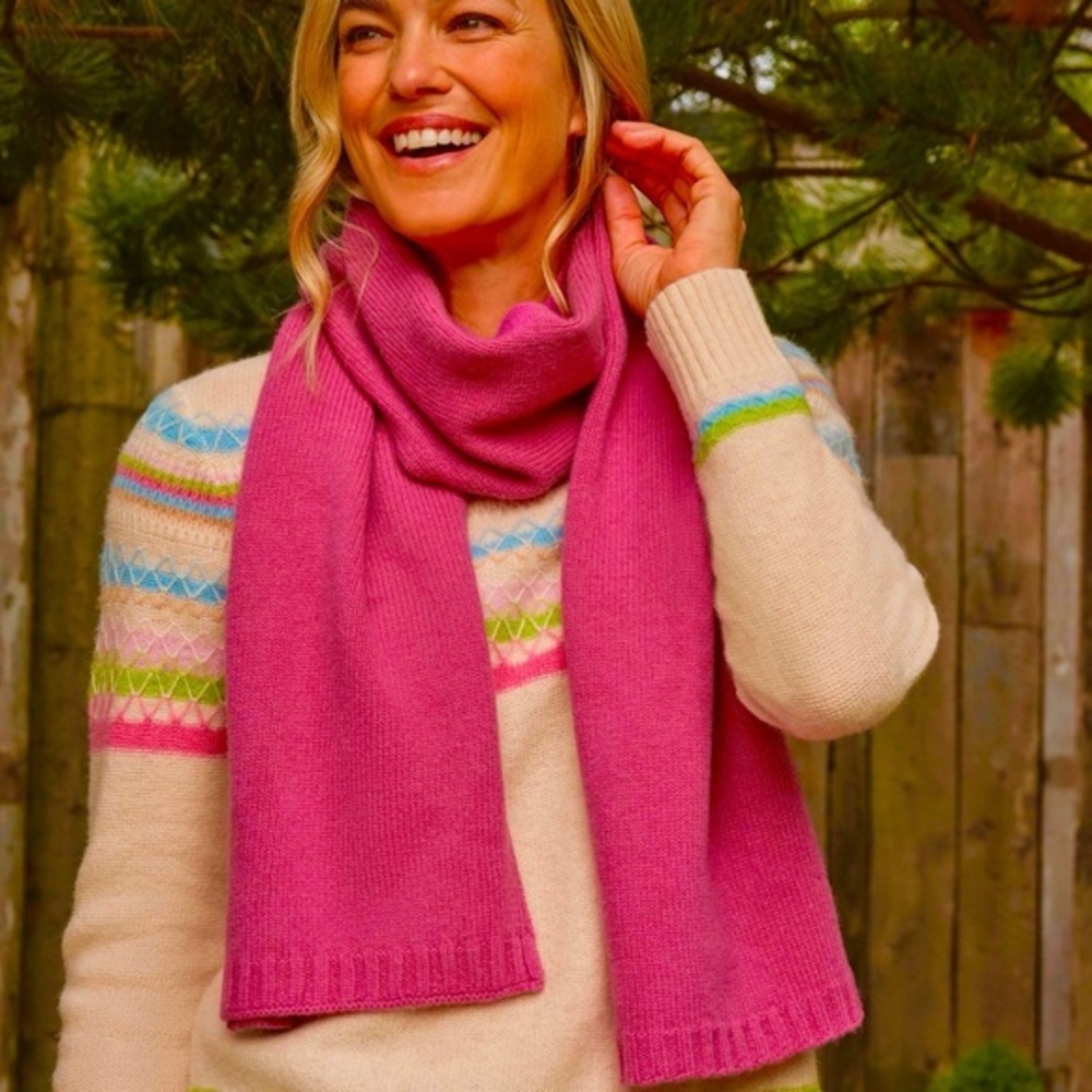 WoolOvers Scarf Lambs Wool Essential Lambswool Sweater Knit Rectangle Wrap Pink